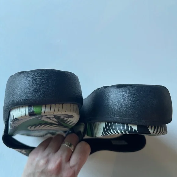 39 Farm Rio x Adidas Platform Slides - Picture 7 of 10